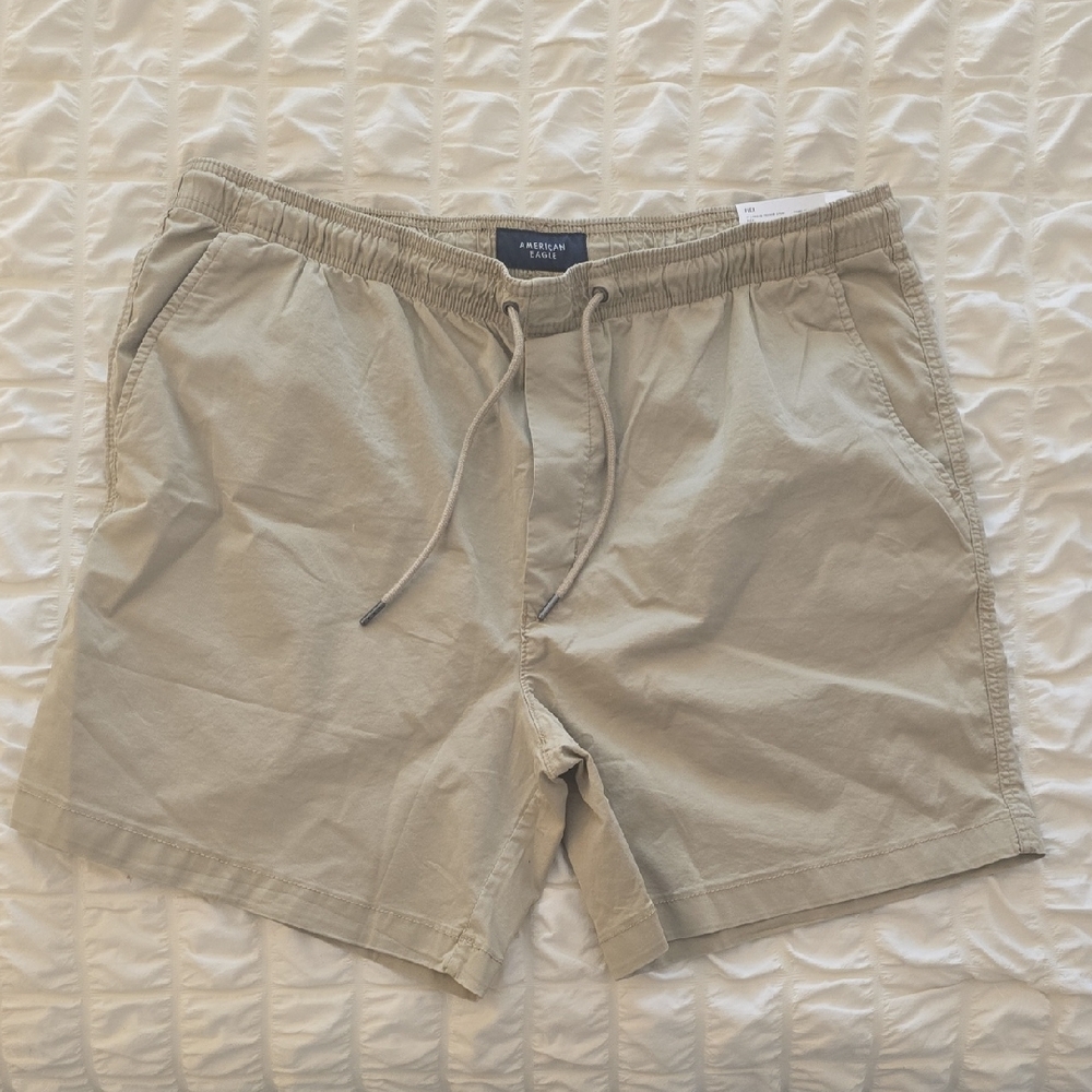 American Eagle Beige Trekker Shorts XL
